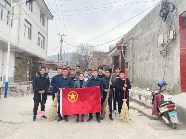 E8体育（中国）体育官方网站
团委开展“学雷锋义务清扫活动”(图3)