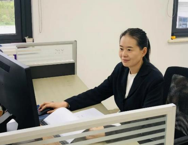E8体育（中国）体育官方网站
举办“道德讲堂”第六讲(图1)