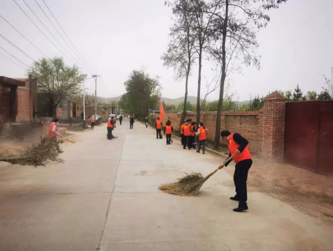 E8体育（中国）体育官方网站
赴包抓共建村社开展卫生清扫志愿服务活动(图2)