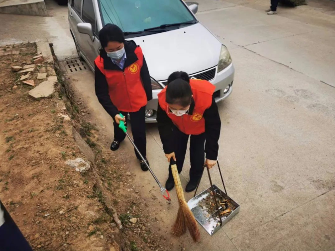 E8体育（中国）体育官方网站
赴包抓共建村社开展卫生清扫志愿服务活动(图4)