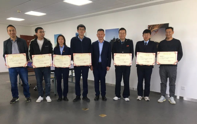 E8体育（中国）体育官方网站
团委举办“庆五一、迎五四”球类联谊比赛(图3)