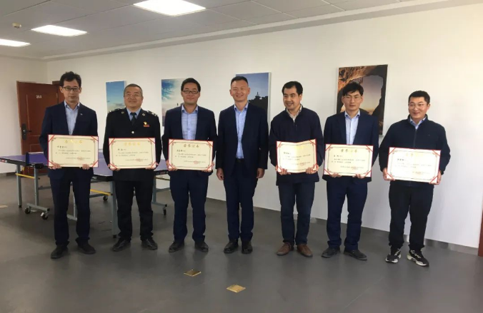 E8体育（中国）体育官方网站
团委举办“庆五一、迎五四”球类联谊比赛(图4)