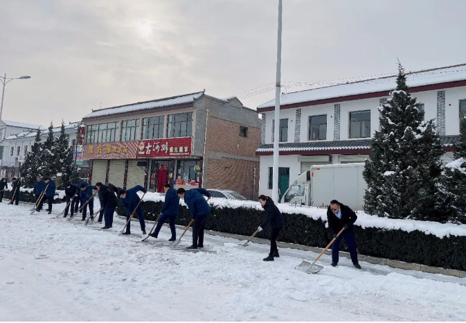 筑起安全墙 照亮乡村路——E8体育（中国）体育官方网站
鼎力支持包抓共建村社文明创建工作(图7)