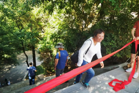 助力文旅市场 展示产投风采——E8体育（中国）体育官方网站
组织开展员工登山比赛活动(图7)