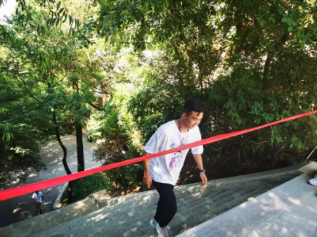 助力文旅市场 展示产投风采——E8体育（中国）体育官方网站
组织开展员工登山比赛活动(图8)