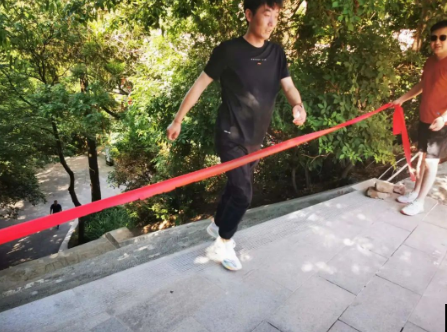 助力文旅市场 展示产投风采——E8体育（中国）体育官方网站
组织开展员工登山比赛活动(图9)