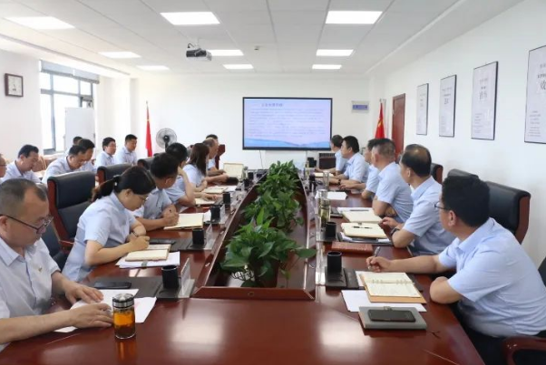 E8体育（中国）体育官方网站
召开党委理论中心组集体学习会议(图2)