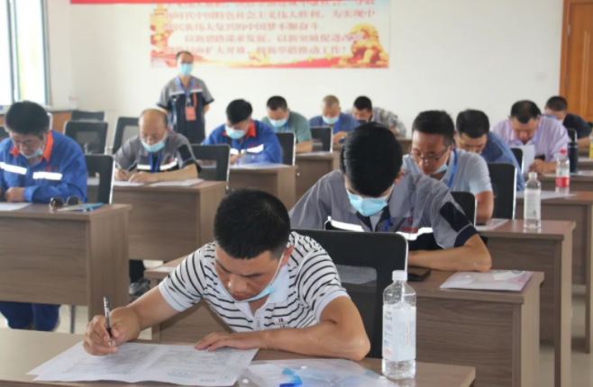 E8体育(中国)体育官方网站
泓盛达公司在“焊工”技能大赛中取得好成绩(图2) E8体育(中国)体育官方网站
泓盛达公司在“焊工”技能大赛中取得好成绩(图2)