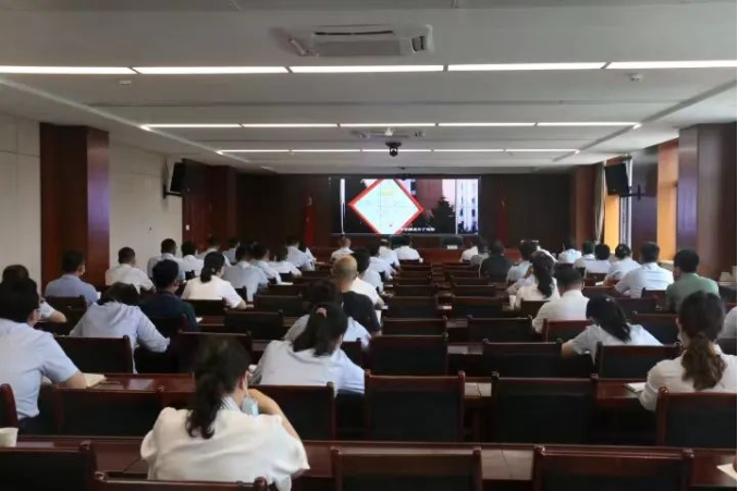 E8体育（中国）体育官方网站
召开党风廉政建设工作推进会暨警示教育大会(图2)